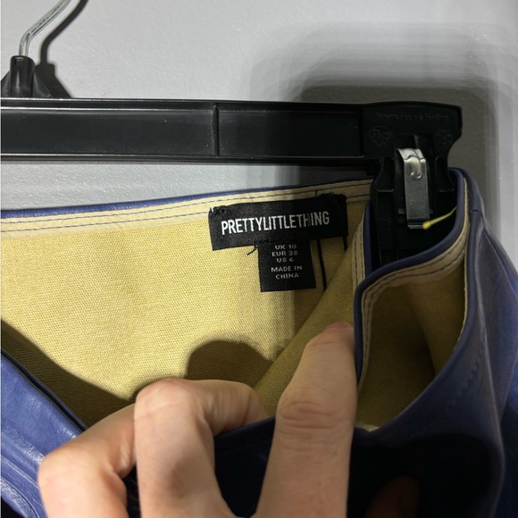 Pretty Little Thing Blue Washed Faux Leather Mini Skirt Size 6 - Picture 5 of 5